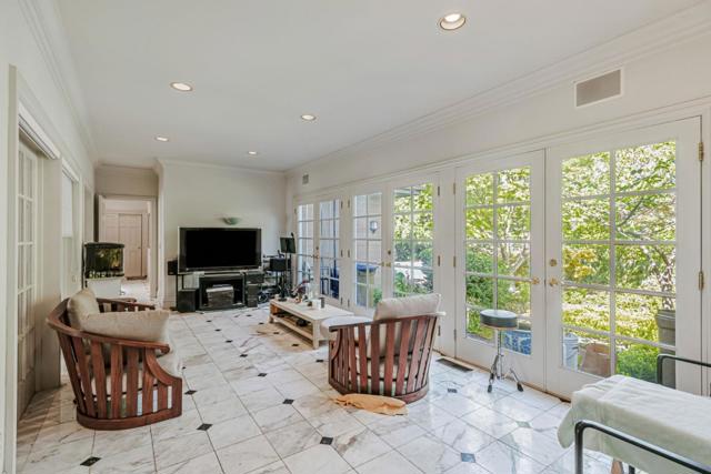 280 Uplands Drive, Hillsborough CA: https://media.crmls.org/mediaz/508d7d2f-1099-464d-a173-3d9a3660397b.jpg