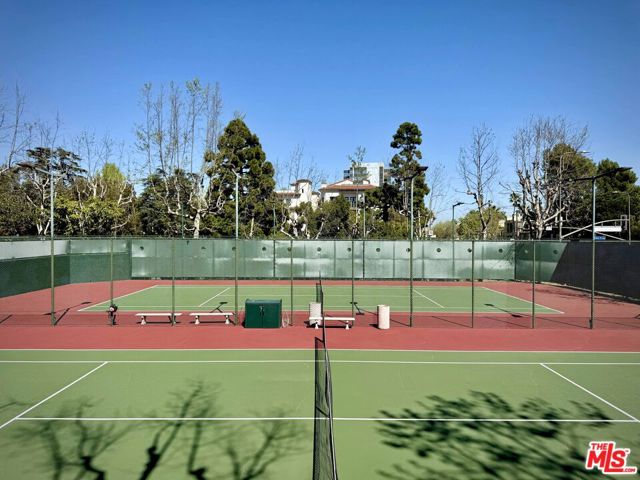 10106 Empyrean Way, Los Angeles CA: https://media.crmls.org/mediaz/508e15bf-a744-410a-899e-66d26cd5151e.jpg