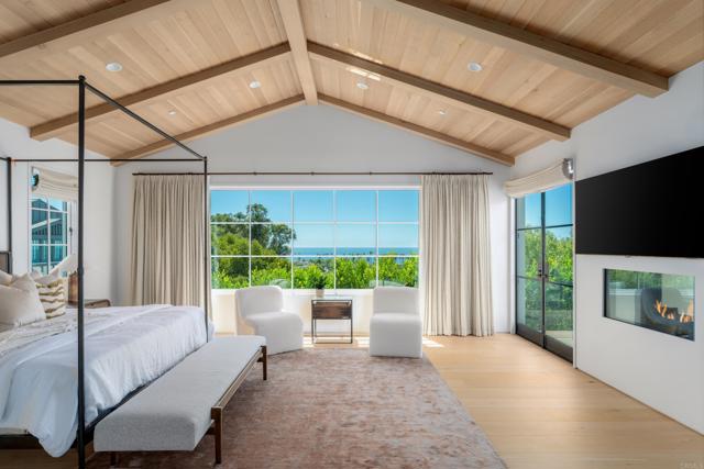 6260 Waverly Avenue, La Jolla CA: https://media.crmls.org/mediaz/508e4d9c-884e-4037-8135-5e13462fe487.jpg