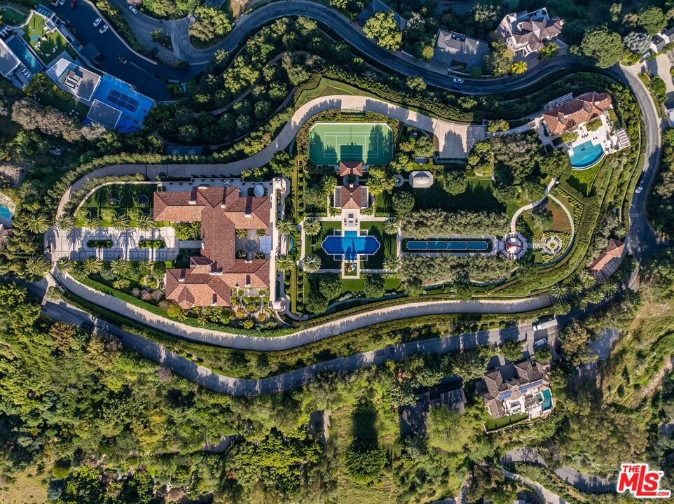 https://media.crmls.org/mediaz/508e5a78-c70d-4db0-9f44-5aaffc1b48b4.jpg?preset=X-Large