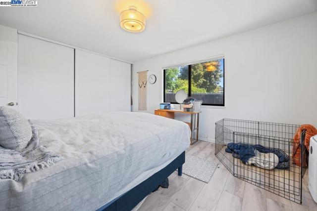 21000 Ocean View Dr, Hayward CA: https://media.crmls.org/mediaz/508e721f-cfdb-41fb-924d-c6b9f4e3774a.jpg