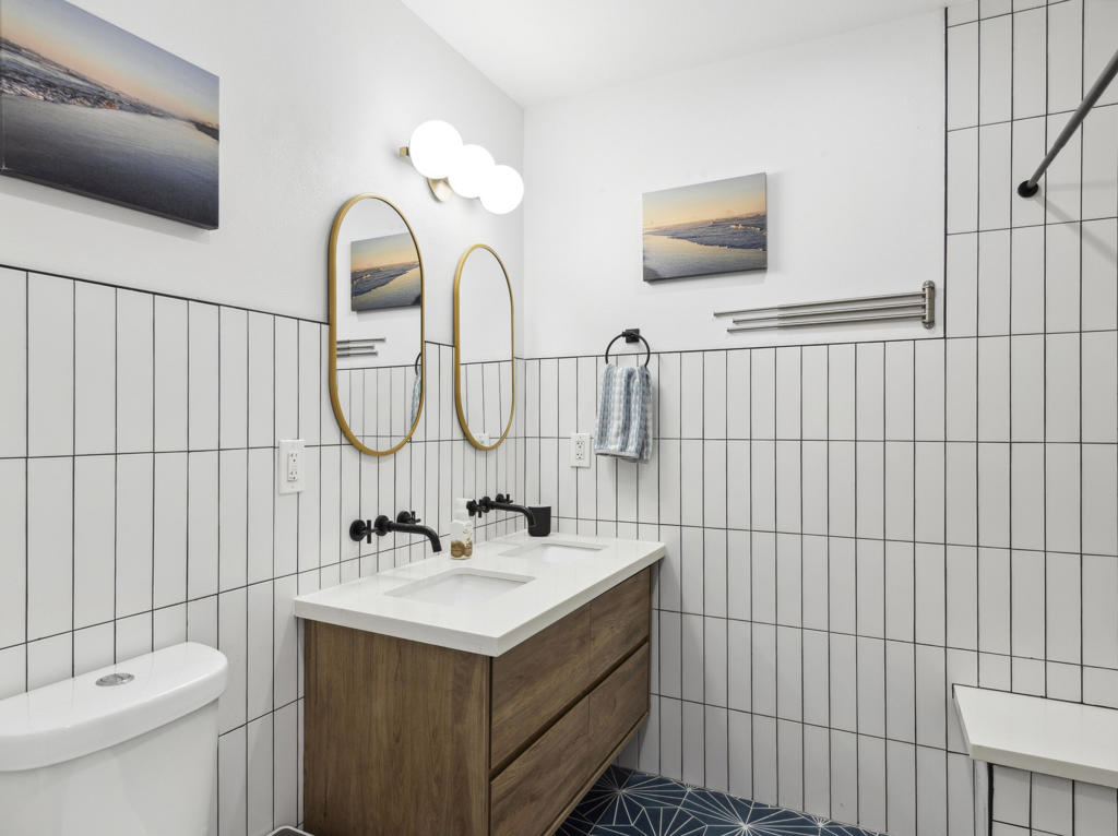https://media.crmls.org/mediaz/508e91ca-4105-4bd8-ba9b-23078025683f.jpg?preset=X-Large