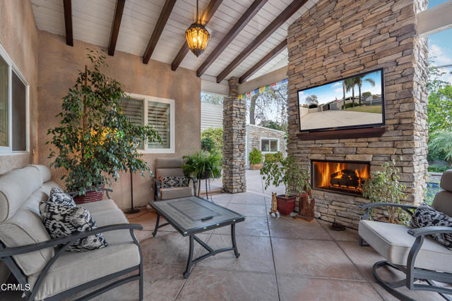 Detail Gallery Image 4 of 19 For 678 Hodencamp Rd, Thousand Oaks,  CA 91360 - 3 Beds | 2 Baths