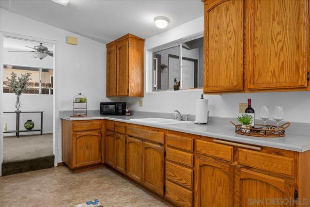 13752 Frame Rd, Poway CA: https://media.crmls.org/mediaz/508f128c-122c-4529-915e-614c8516c821.jpg