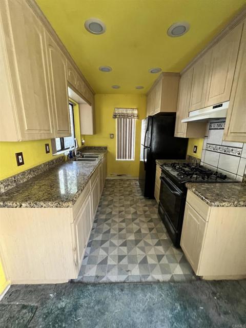 Photo #3: PTP2304510 Listing 