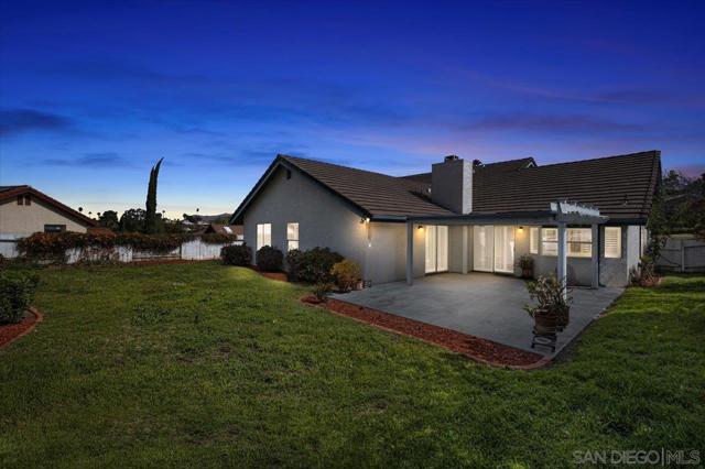 815 Boyle Ave, Escondido CA: https://media.crmls.org/mediaz/5091524f-9a72-4d57-9c92-bf4d13cbc899.jpg