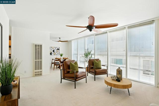 193 Montecito, Oakland CA: https://media.crmls.org/mediaz/509155f5-c7ec-43fa-bc4f-3453ec5cb2d6.jpg