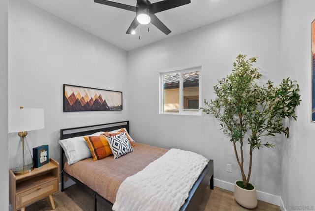 523 9th St, Imperial Beach CA: https://media.crmls.org/mediaz/5091acc8-9139-421e-94cb-b05cb34e06b2.jpg