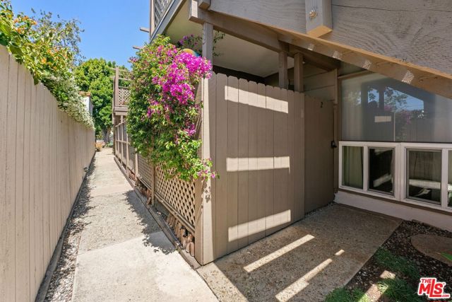 1044 Pacific Street photo 6