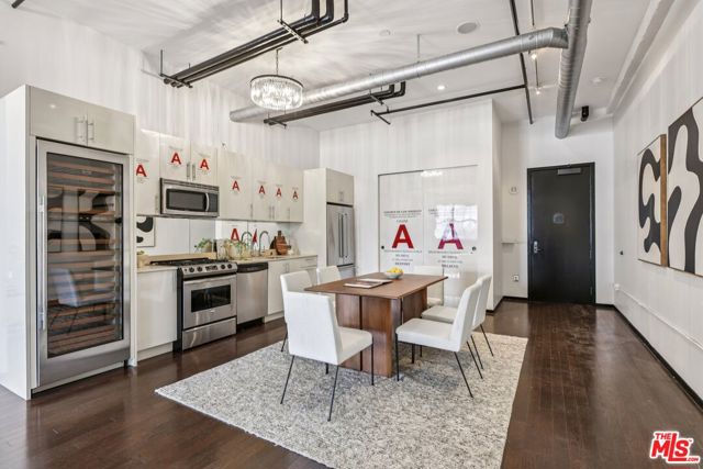 1645 N Vine Street, Los Angeles CA: https://media.crmls.org/mediaz/509252f6-c927-4fd1-958a-6478e4665b6c.jpg