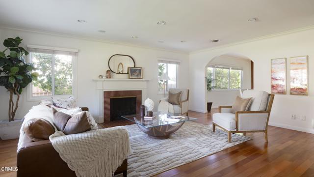 Detail Gallery Image 4 of 38 For 2050 E Woodlyn Rd, Pasadena,  CA 91104 - 3 Beds | 2 Baths