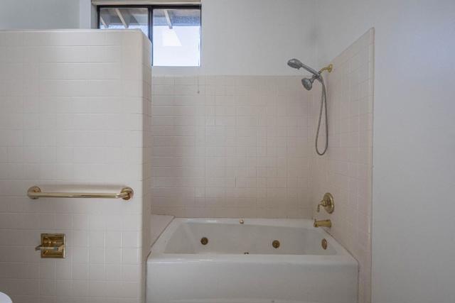 3587 Eastfield Court, Carmel CA: https://media.crmls.org/mediaz/5092c40e-9f98-4bca-831a-90ba049f24c6.jpg