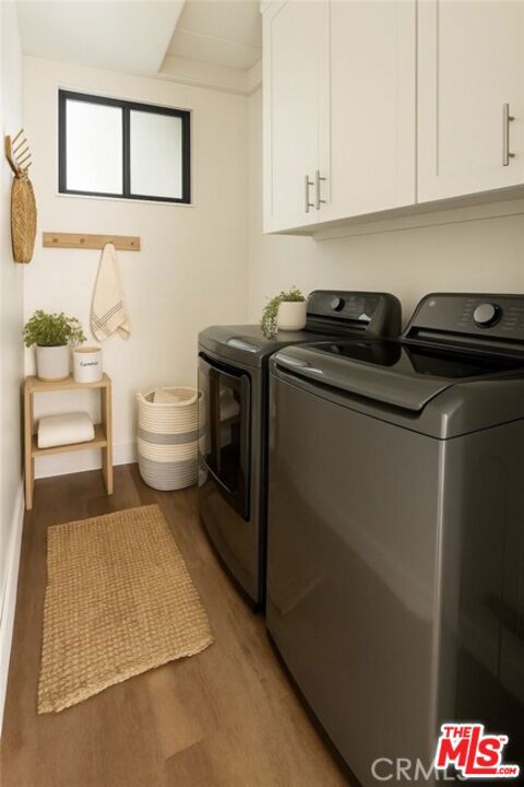 2627 San Marino Street, Los Angeles CA: https://media.crmls.org/mediaz/5092e3a1-c0a5-4126-9d89-acfcc4a30b8b.jpg