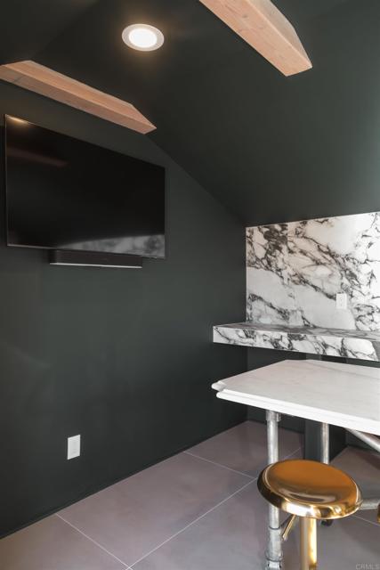 164 Chestnut Avenue, Carlsbad CA: https://media.crmls.org/mediaz/50931ac9-5d45-4542-b298-e3afaea31181.jpg