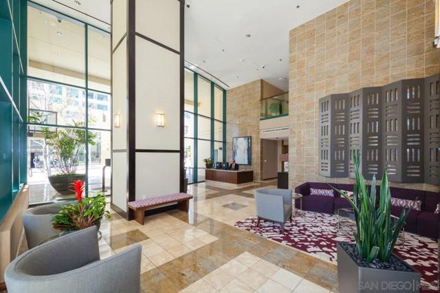 555 Front Street, San Diego CA: https://media.crmls.org/mediaz/50933c69-00e2-40a3-bdf5-393741024e00.jpg