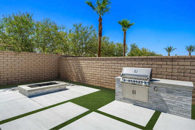 58229 Coral View Way, La Quinta CA: https://media.crmls.org/mediaz/5093976b-4b5e-4337-90ee-a4c12f54d9f9.jpg