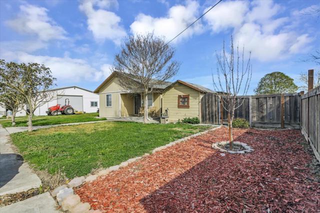 1204 Shore Road, Hollister CA: https://media.crmls.org/mediaz/5093bdde-af00-4bbe-8502-7024d53be99e.jpg