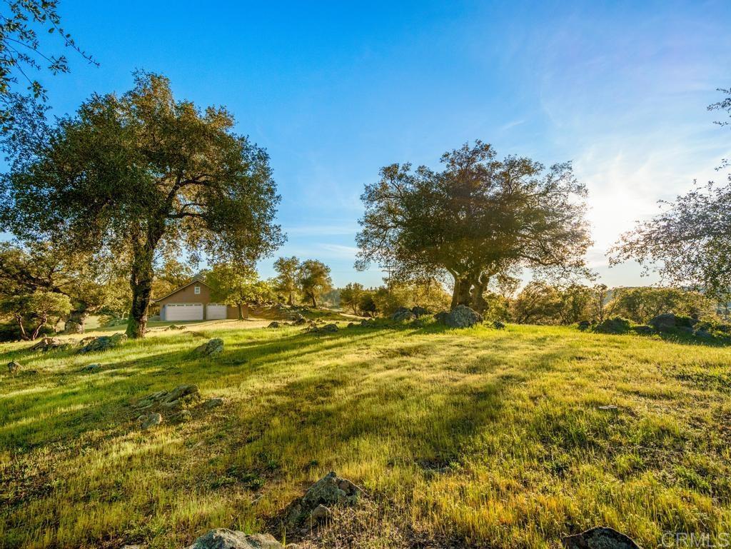 https://media.crmls.org/mediaz/50940152-2540-4cbe-8eb9-75508d25ce46.jpg?preset=X-Large