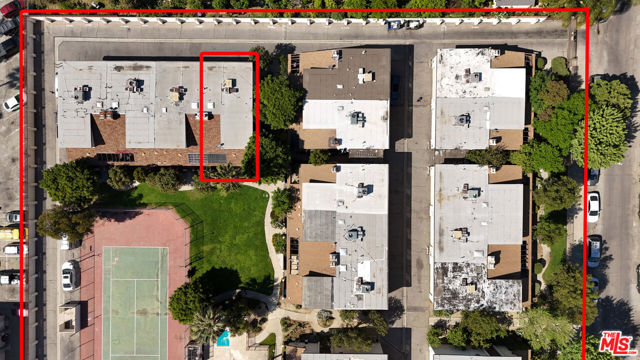 8333 Columbus Avenue, North Hills CA: https://media.crmls.org/mediaz/50941cba-970d-415d-ab5f-6993219ce144.jpg