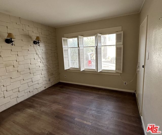 6425 E Ocean Boulevard, Long Beach CA: https://media.crmls.org/mediaz/50948e19-8d18-4571-8794-abd5794db712.jpg