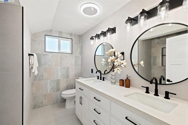 3270 Santa Sophia Way, Union City CA: https://media.crmls.org/mediaz/5094ec5a-4e8b-43c8-b3d9-cf97c4cfcefd.jpg