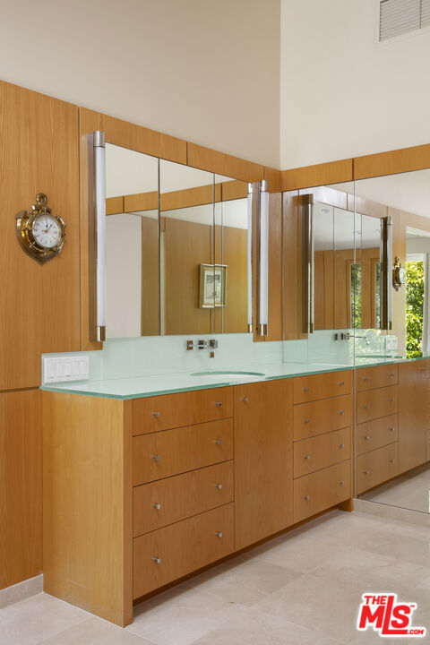 526 Crocker Sperry Drive, Montecito CA: https://media.crmls.org/mediaz/5094fe13-1756-4852-9386-ec10b0f58b58.jpg