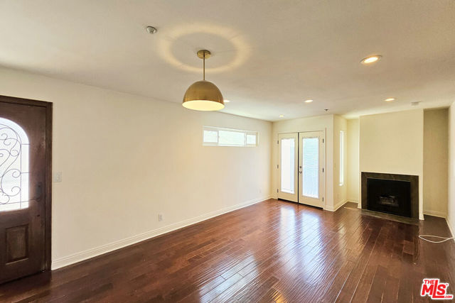 4220 Fair Avenue, North Hollywood CA: https://media.crmls.org/mediaz/509595ca-a25e-4de8-9120-3d5ca8f18302.jpg