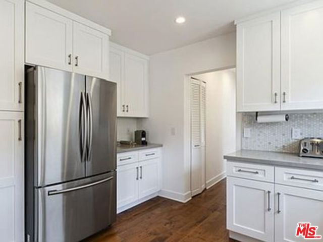 840 S Curson Avenue, Los Angeles CA: https://media.crmls.org/mediaz/50959a3d-0004-47d5-aab1-c31b53766e7c.jpg