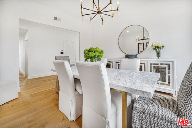 3485 Ridgeford Drive, Westlake Village CA: https://media.crmls.org/mediaz/5095ba15-6473-494d-b878-b549d2be061a.jpg