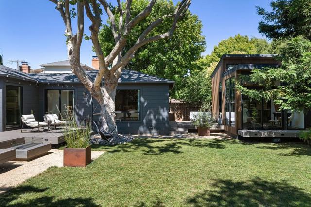 137 30th Avenue, San Mateo CA: https://media.crmls.org/mediaz/5095c2e9-36ea-41bf-82c3-3dcd8553f4b6.jpg