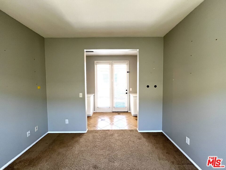 https://media.crmls.org/mediaz/509615b5-2622-4e54-92a7-88d05774db1c.jpg?preset=X-Large