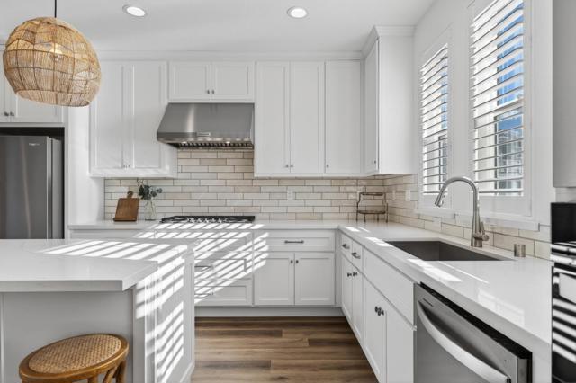 239 Bungalow Court, Marina CA: https://media.crmls.org/mediaz/50962ed4-ca2f-4263-af4e-f4f173a55b75.jpg