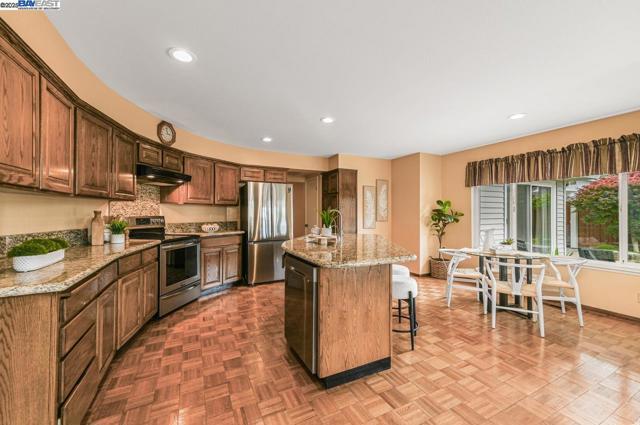 1047 Innsbruck St, Livermore CA: https://media.crmls.org/mediaz/5096348e-3bb8-49da-85ff-100448916758.jpg