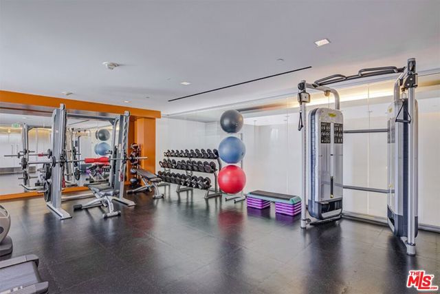 1480 VINE Street, Los Angeles CA: https://media.crmls.org/mediaz/50969a6e-09f6-4627-ab59-0b2e1eab748f.jpg
