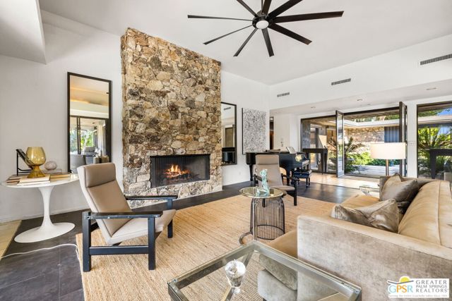40675 E Thunderbird Terrace, Rancho Mirage CA: https://media.crmls.org/mediaz/509780d6-ef8d-437f-9d38-e432fb07ac7a.jpg