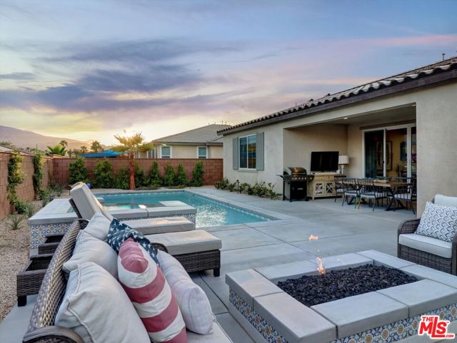 81921 Fiori Del Deserto Drive, La Quinta CA: https://media.crmls.org/mediaz/5097881d-2e16-4f62-8520-f9b99f8adc3d.jpg