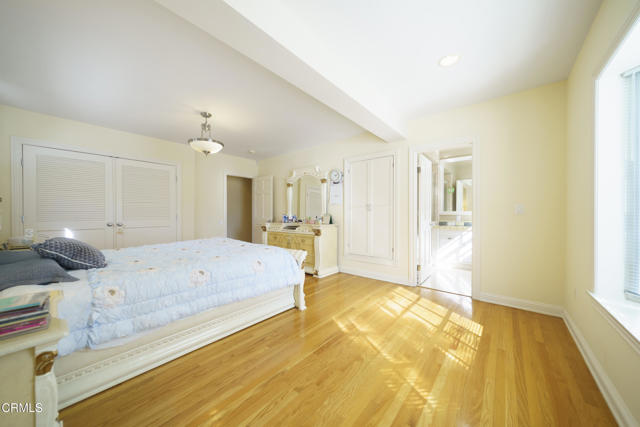 Image 26 of 46 For 4711 Briggs Avenue