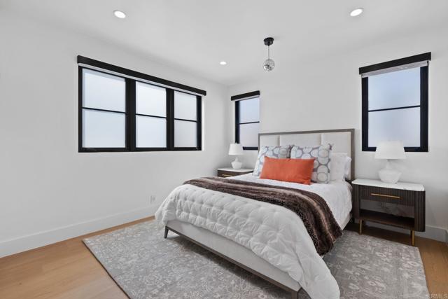 Detail Gallery Image 37 of 72 For 119 41st St, Newport Beach,  CA 92663 - 3 Beds | 5 Baths