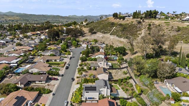 1951 BELMORE CT, El Cajon CA: https://media.crmls.org/mediaz/509796c2-f4d1-4679-8628-bec7a44fa47e.jpg