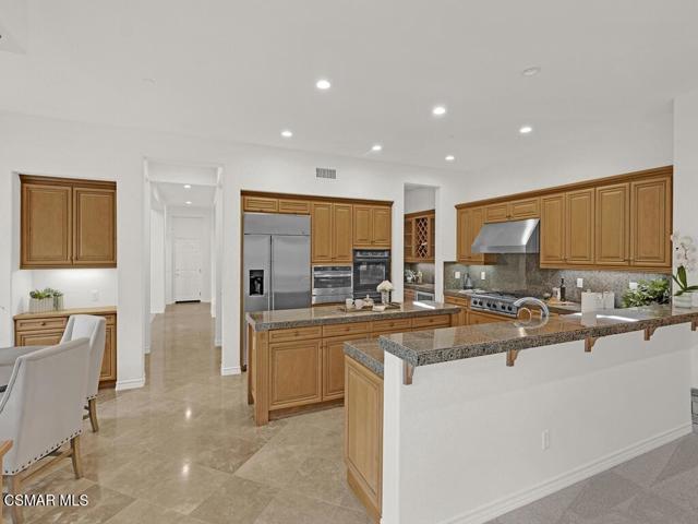 5455 Via Olas, Newbury Park CA: https://media.crmls.org/mediaz/5097a692-1e36-4615-a213-b41d671b7600.jpg