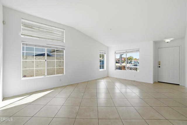 Detail Gallery Image 8 of 36 For 676 Snipe Walk, Oxnard,  CA 93035 - 4 Beds | 2 Baths