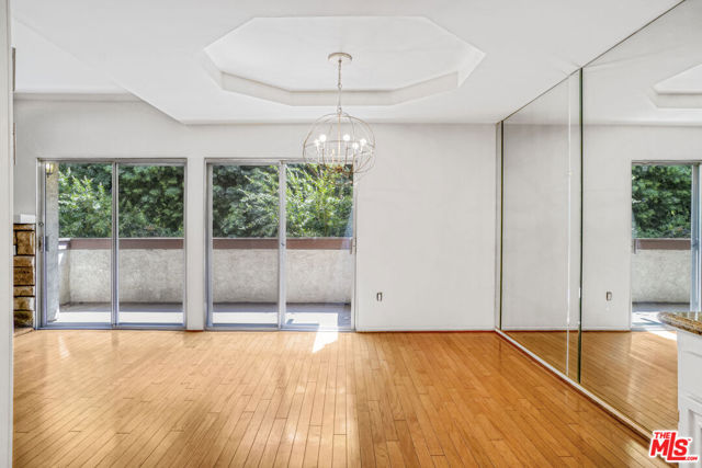 5534 Sylmar Avenue, Sherman Oaks CA: https://media.crmls.org/mediaz/5098d8d5-aaf8-4c80-84bc-3bc1b257d093.jpg