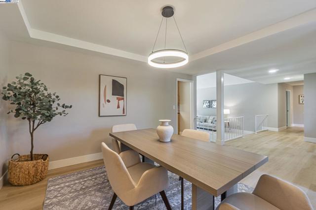 36 Barcelona Ct, Danville CA: https://media.crmls.org/mediaz/5098f0cb-fb2a-49b7-bc08-32f24dd87748.jpg