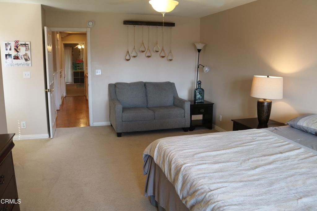 https://media.crmls.org/mediaz/50990b7e-f13a-4472-ba2f-913977de2dc4.jpg?preset=X-Large