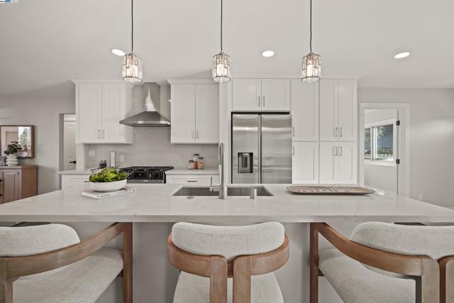 625 3rd Ave, San Bruno CA: https://media.crmls.org/mediaz/50992452-63ea-45d3-9725-6f89dccecfb8.jpg