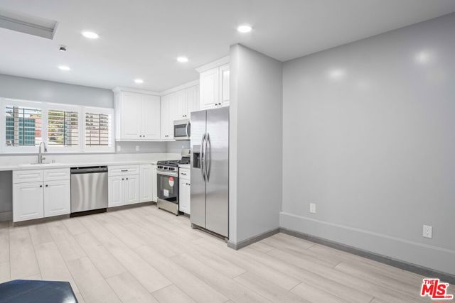 8322 Colegio Drive, Los Angeles CA: https://media.crmls.org/mediaz/509ab79e-15b9-4efb-b1f9-0a11262d17f6.jpg