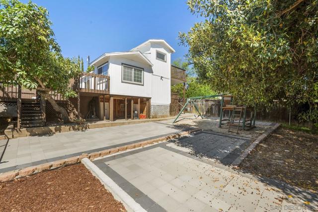 8545 Gardena Rd, Lakeside CA: https://media.crmls.org/mediaz/509ad681-fc94-4503-93c1-e68f5049d4b5.jpg