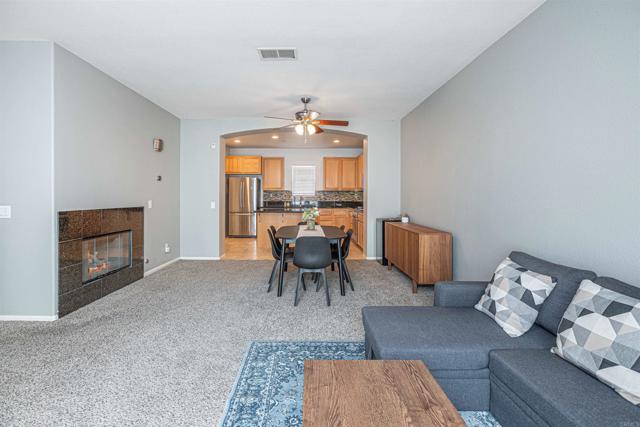 Detail Gallery Image 7 of 42 For 1291 Blue Jean Way #3,  Chula Vista,  CA 91913 - 2 Beds | 2/1 Baths