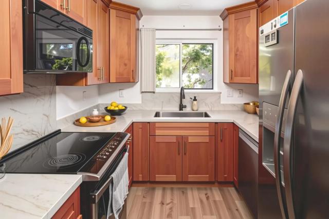 212 Albacore Lane, Foster City CA: https://media.crmls.org/mediaz/509bb1f5-0700-4082-9d4e-2e7fc02f0c30.jpg