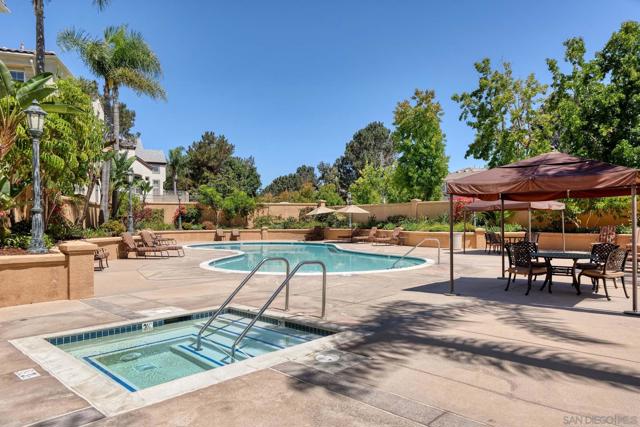 12376 Carmel Country Rd, San Diego CA: https://media.crmls.org/mediaz/509c495c-ee0a-4091-8652-b836aaab5279.jpg